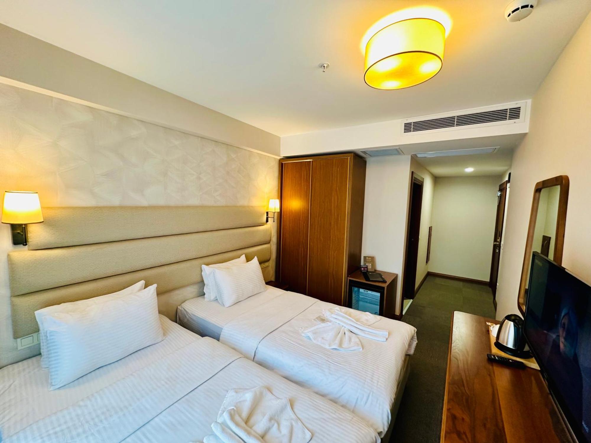 Istanbul Midpoint Hotel Exterior photo