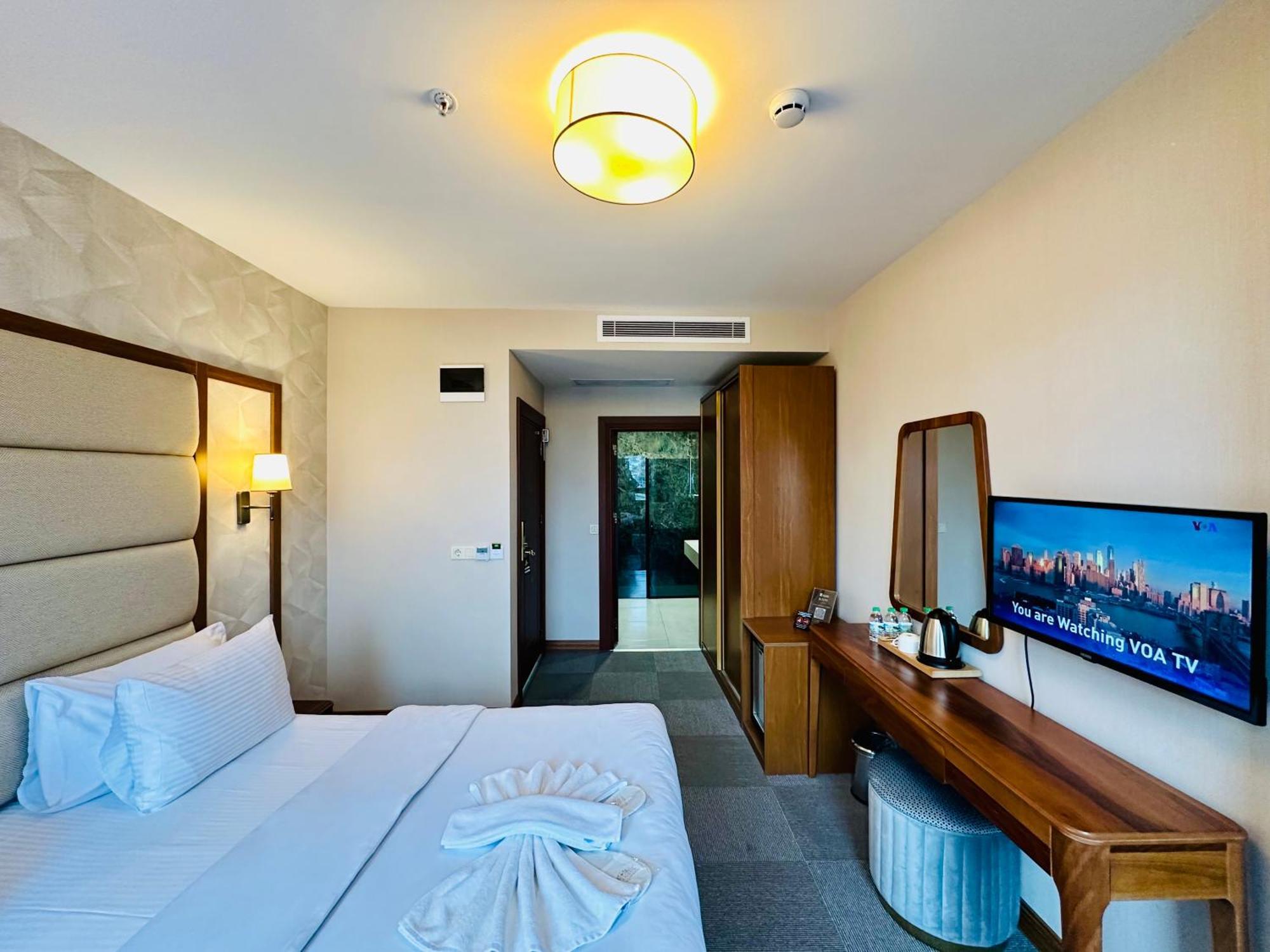 Istanbul Midpoint Hotel Exterior photo