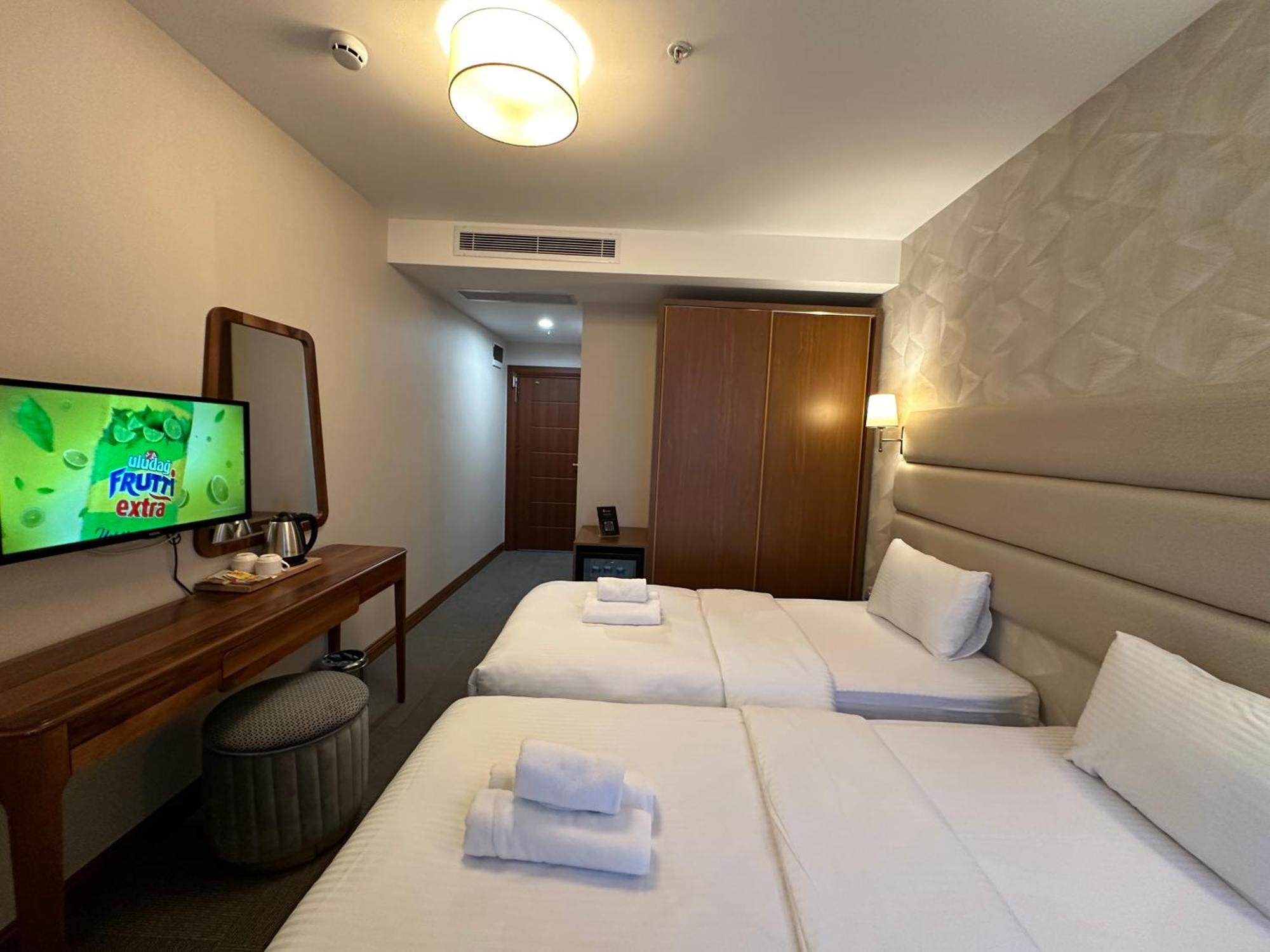 Istanbul Midpoint Hotel Exterior photo