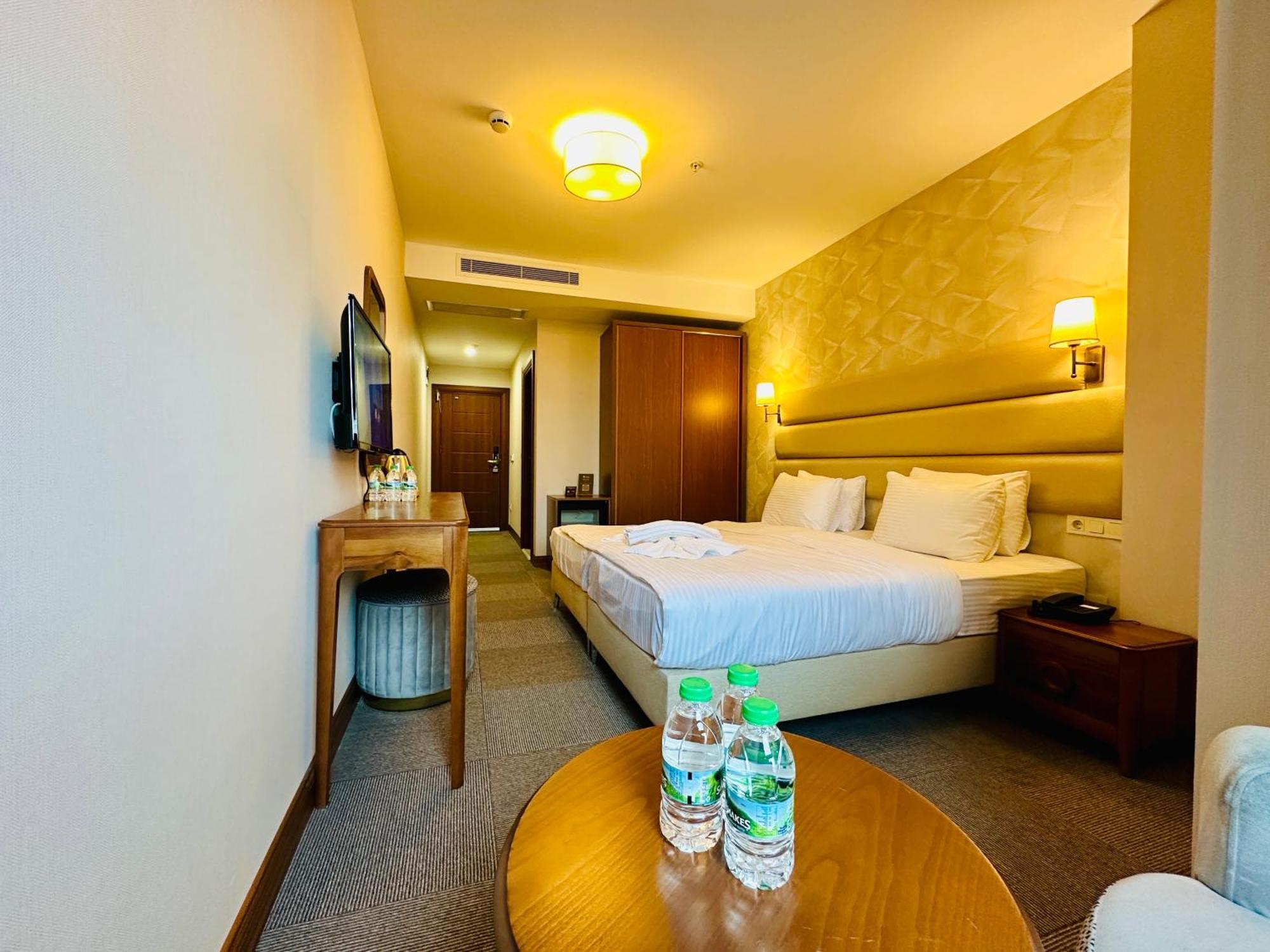 Istanbul Midpoint Hotel Exterior photo