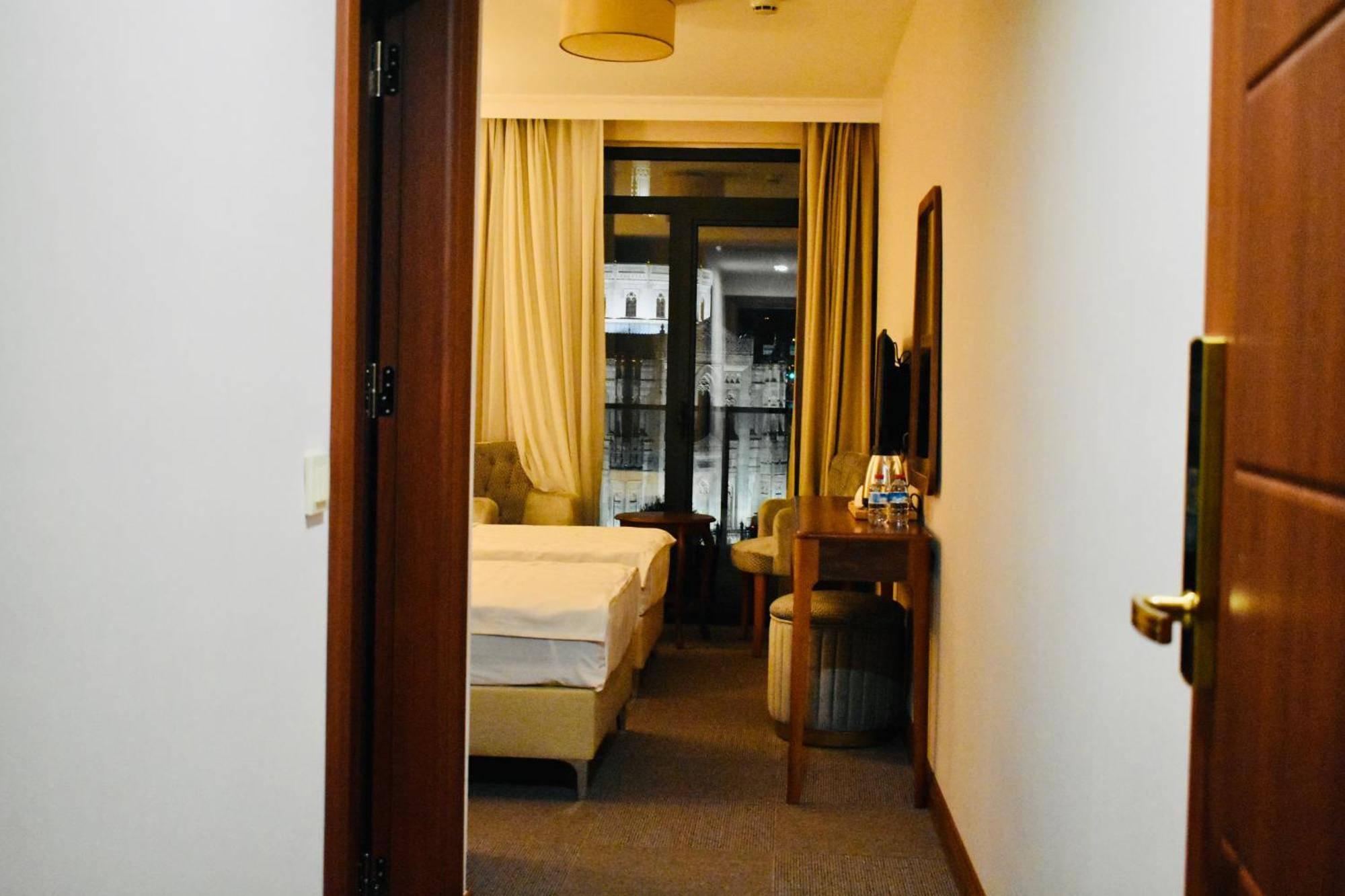 Istanbul Midpoint Hotel Exterior photo