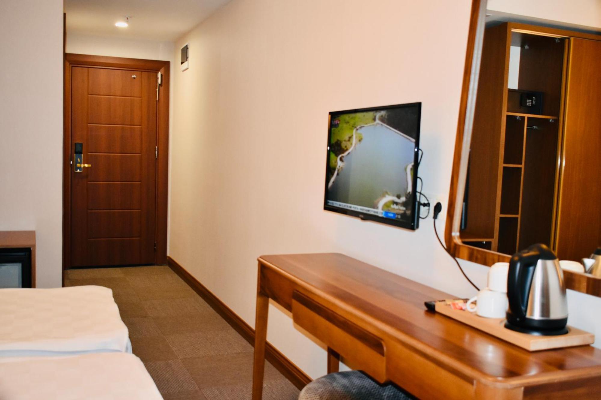 Istanbul Midpoint Hotel Exterior photo